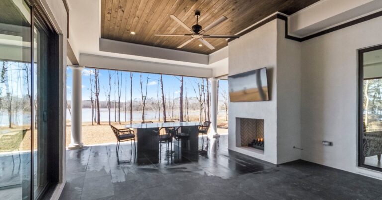 Tips for Choosing Between Ceramic and Porcelain Tile at Home